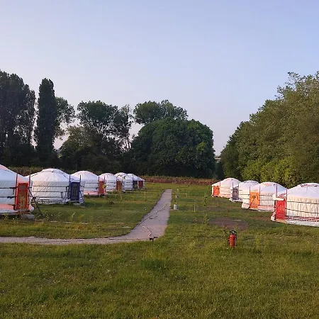 Kamp alanı Les Insolites De La Baie Longroy